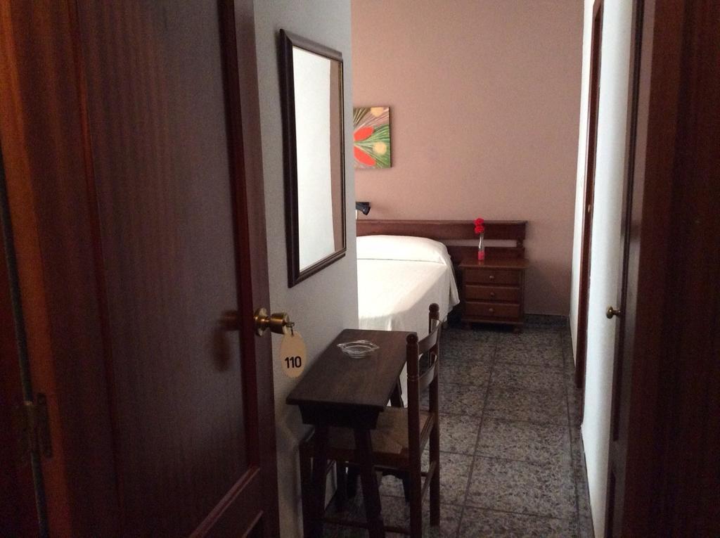 Pension K-Hito Santiago De La Ribera Exterior photo